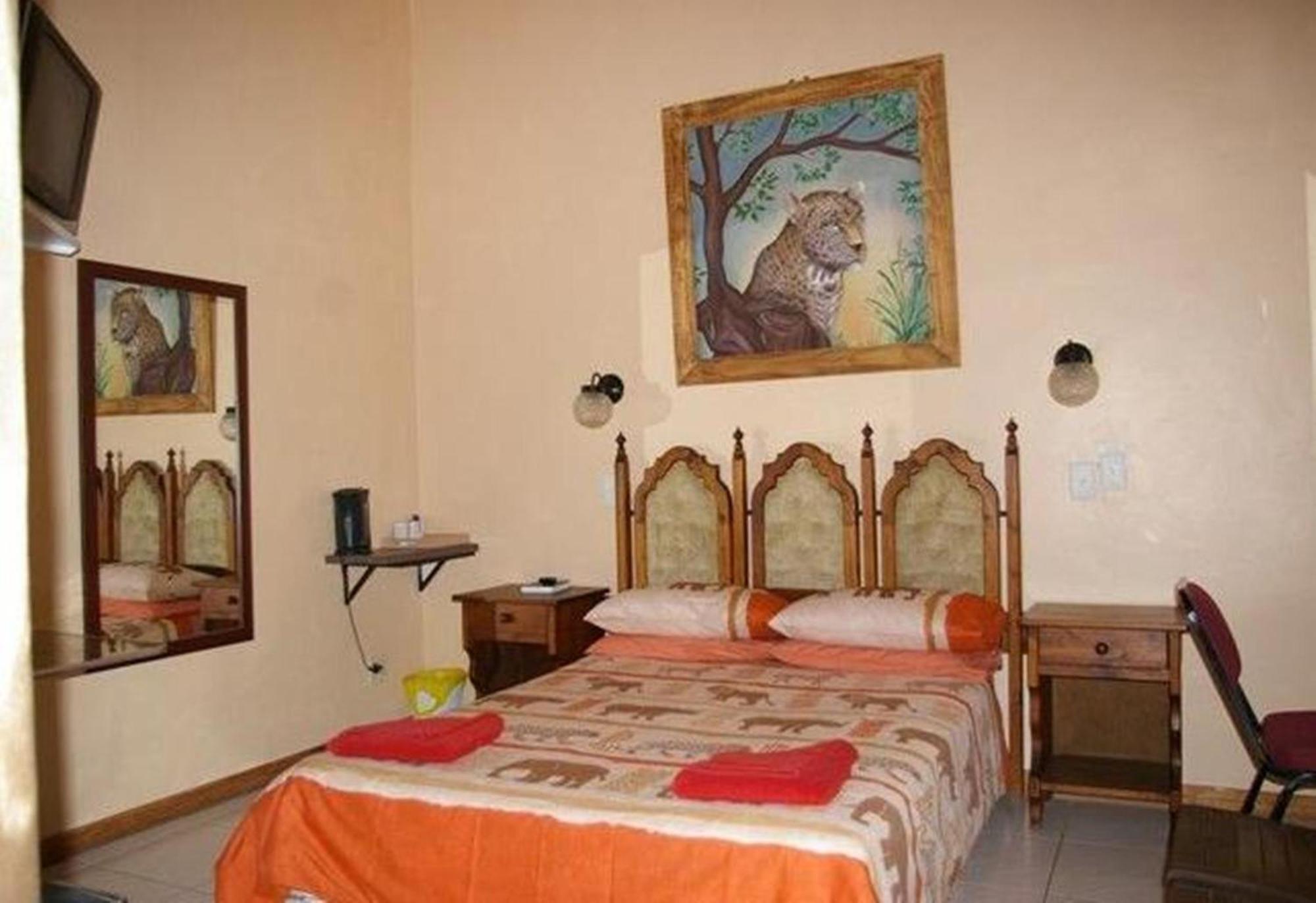 Ingwe Guesthouse 넬스프리트 외부 사진